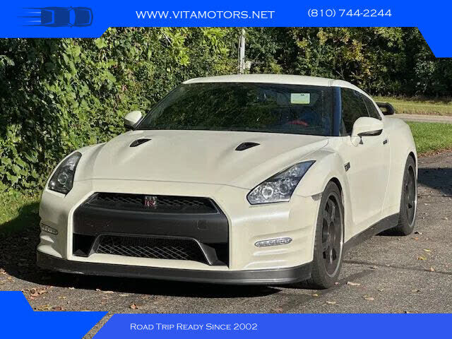 2014 NISSAN GT-R