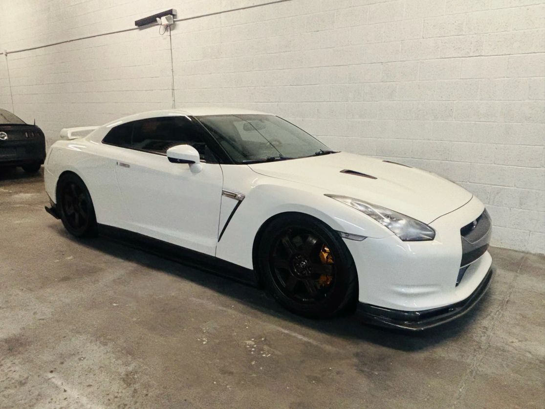 Nissan GT-R