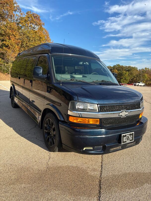 2022 CHEVROLET Express