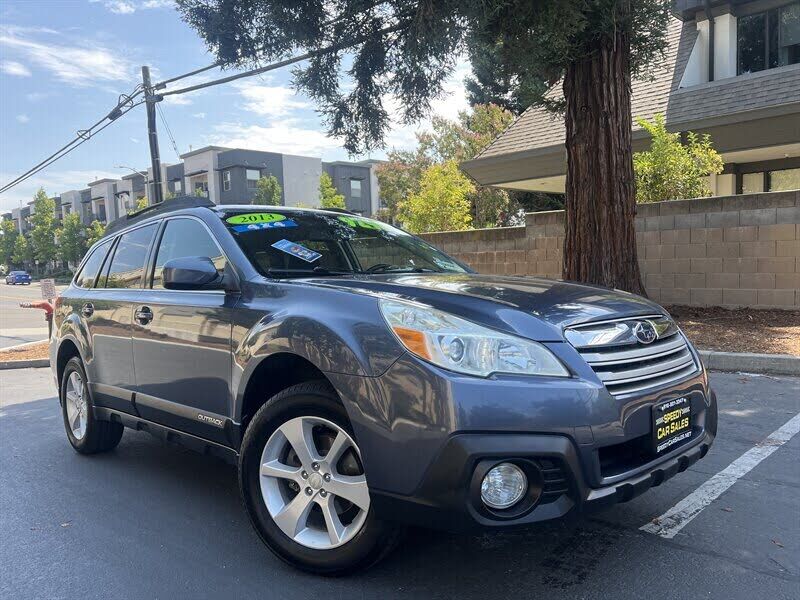 2013 SUBARU Outback