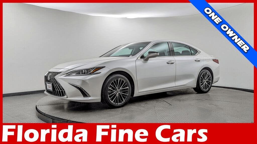 2024 LEXUS ES