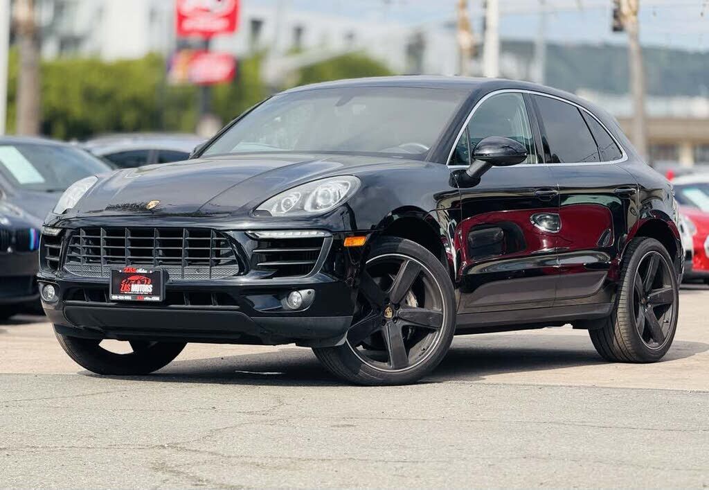 2016 PORSCHE Macan