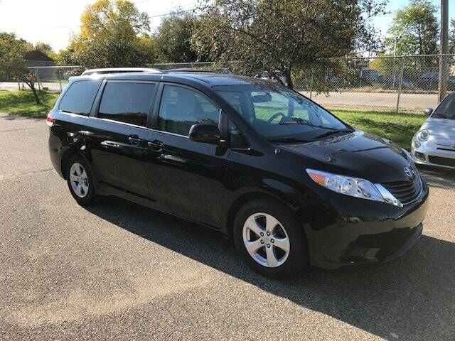 2012 TOYOTA Sienna