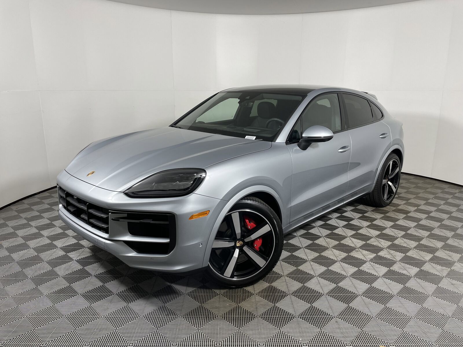 2025 PORSCHE Cayenne