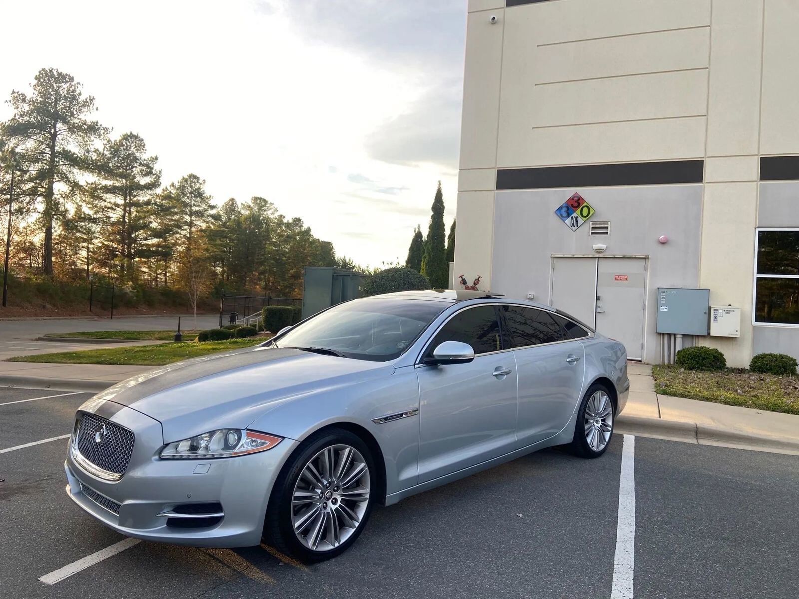 2011 JAGUAR XJ