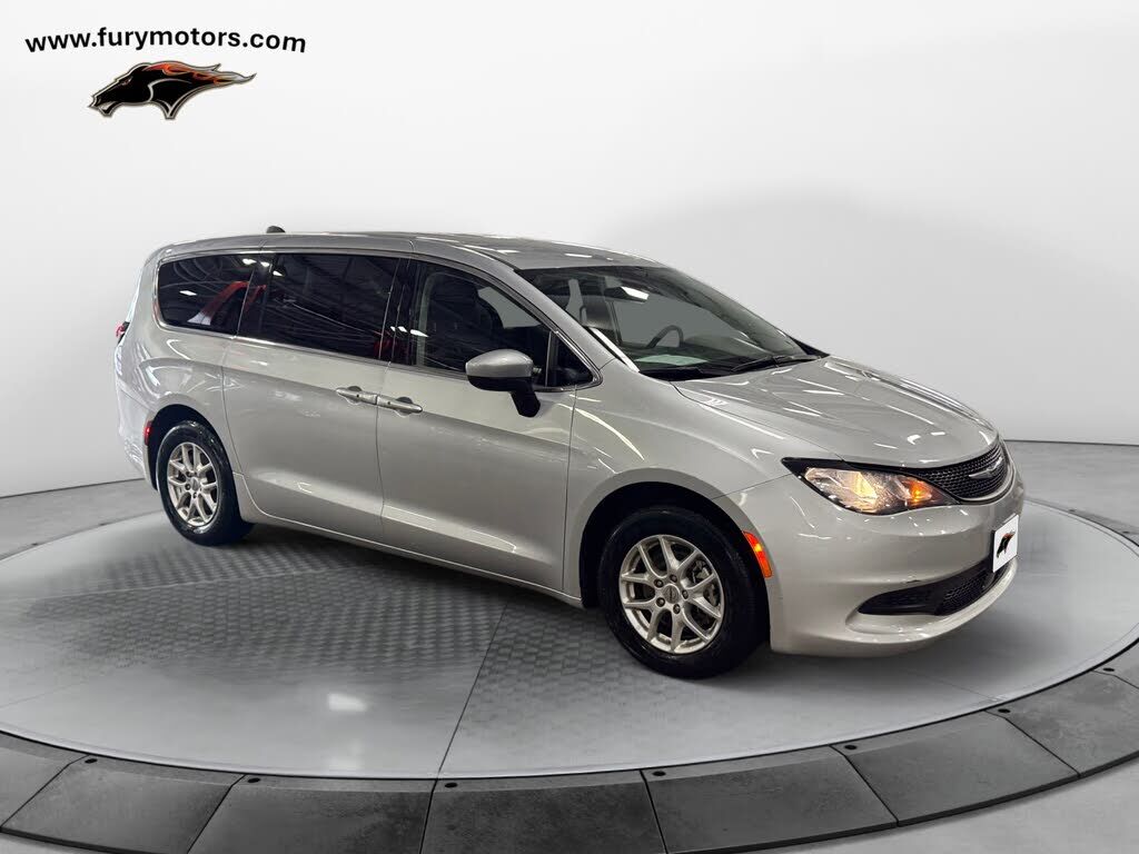 2023 CHRYSLER Voyager