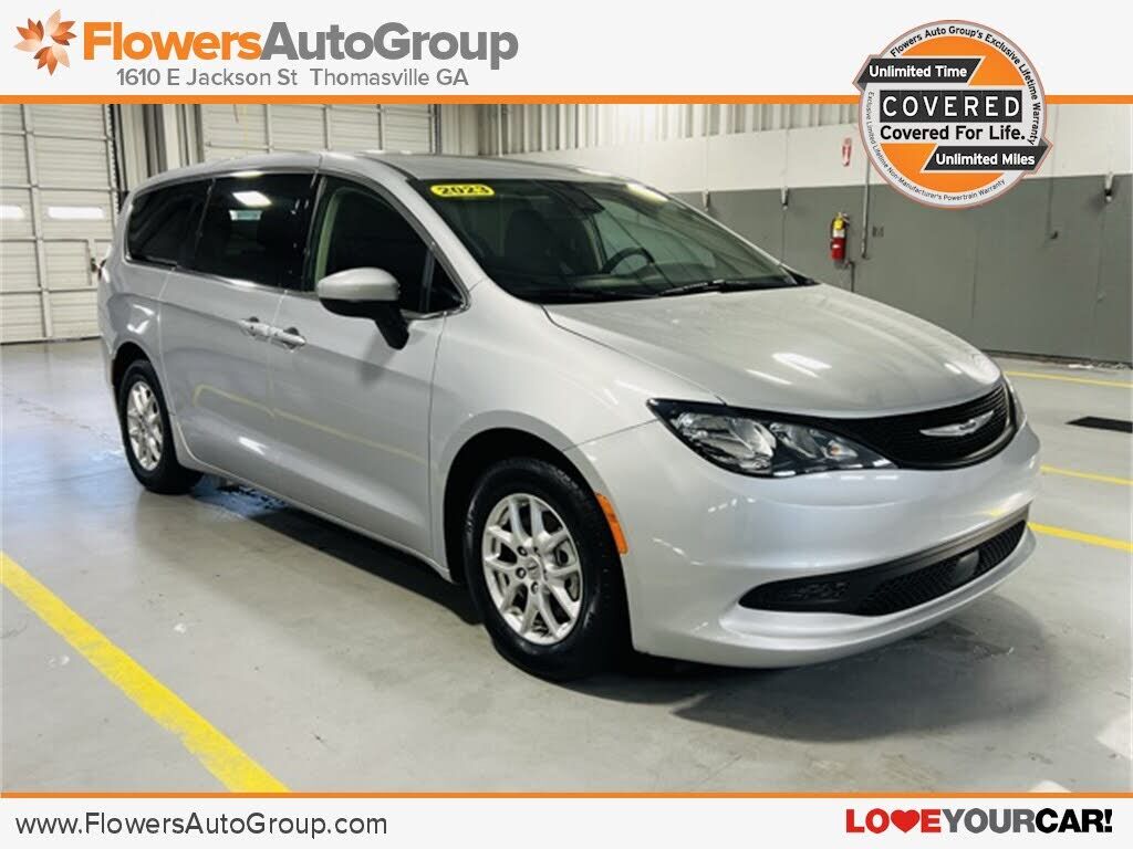 2023 CHRYSLER Voyager