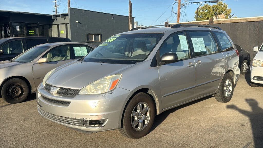 2004 TOYOTA Sienna