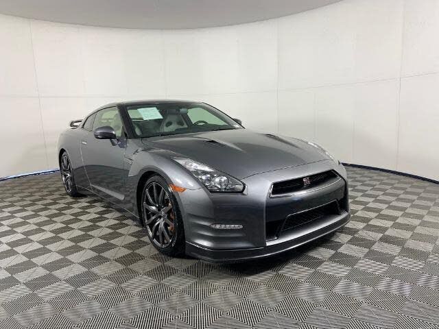 2013 NISSAN GT-R