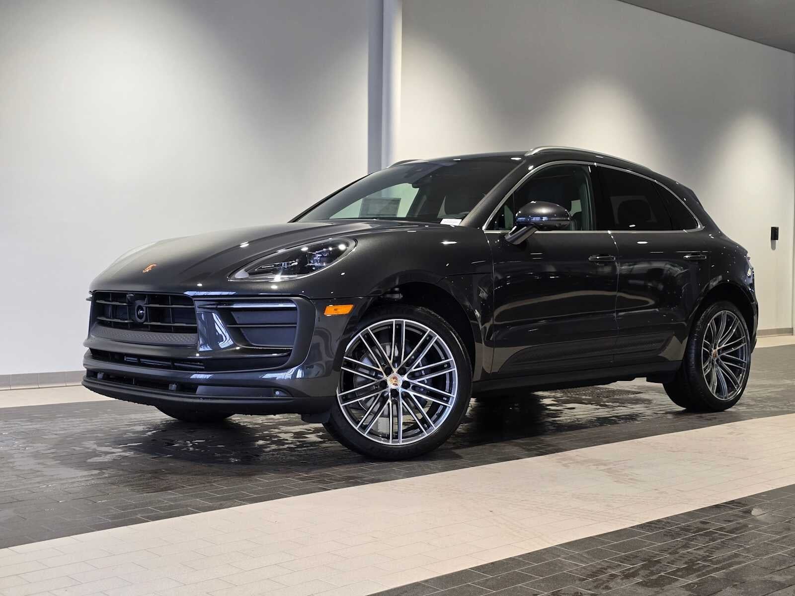 2026 PORSCHE Macan