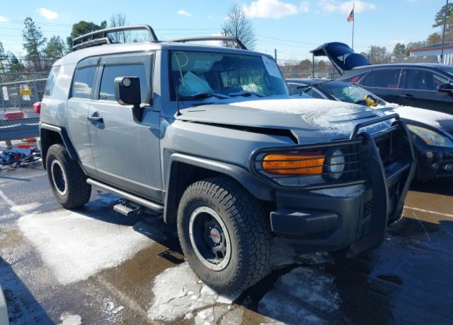 2013 TOYOTA FJ Cruiser