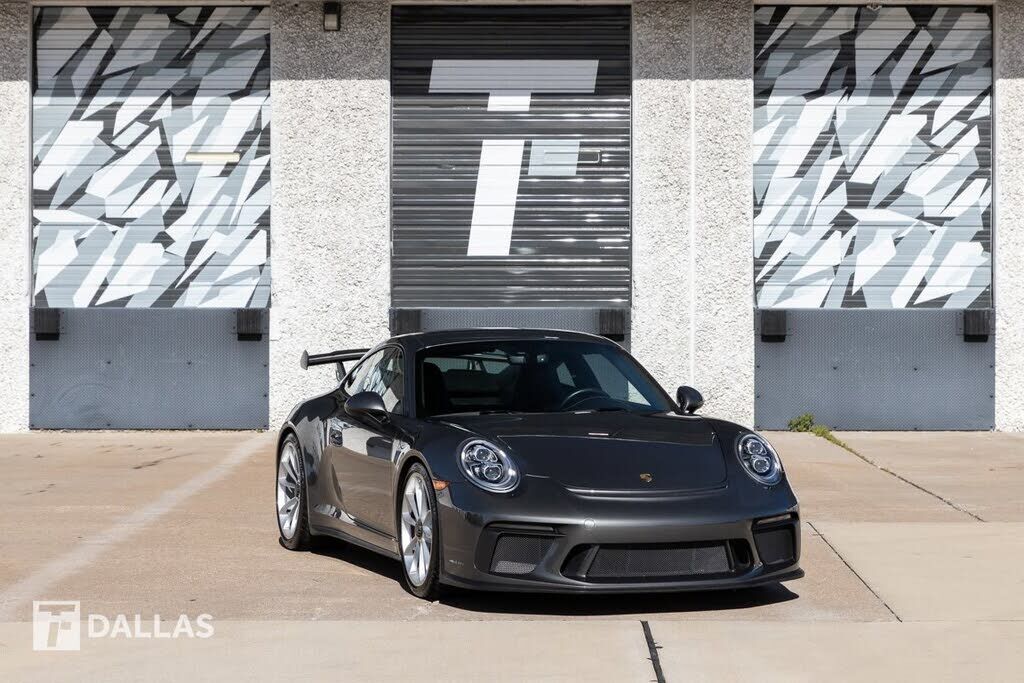 2019 PORSCHE 911