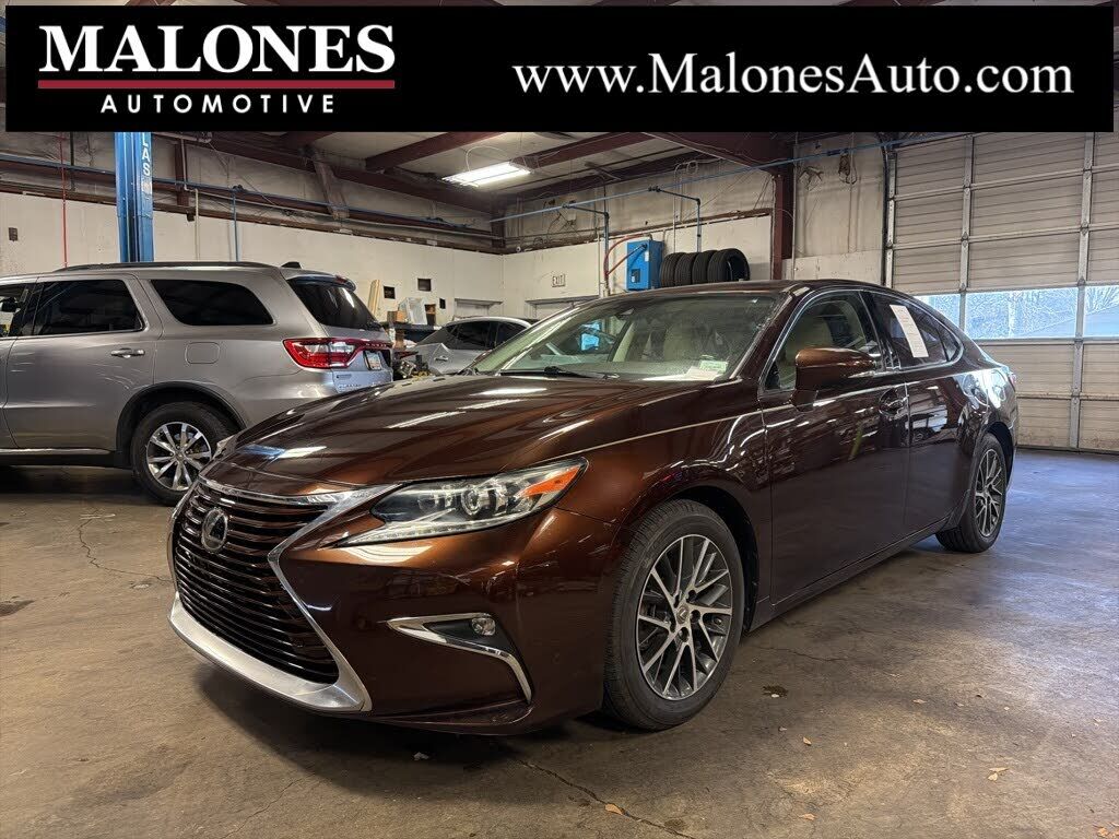 2016 LEXUS ES