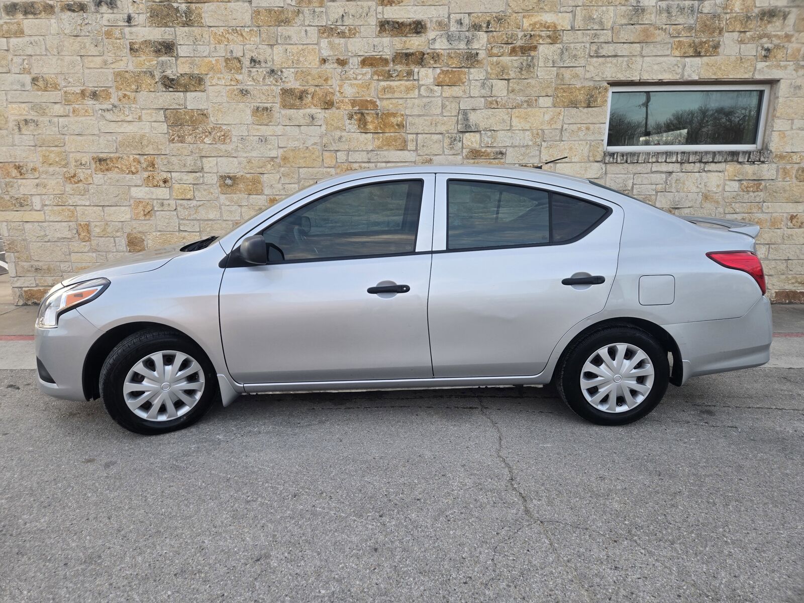 2015 NISSAN Versa