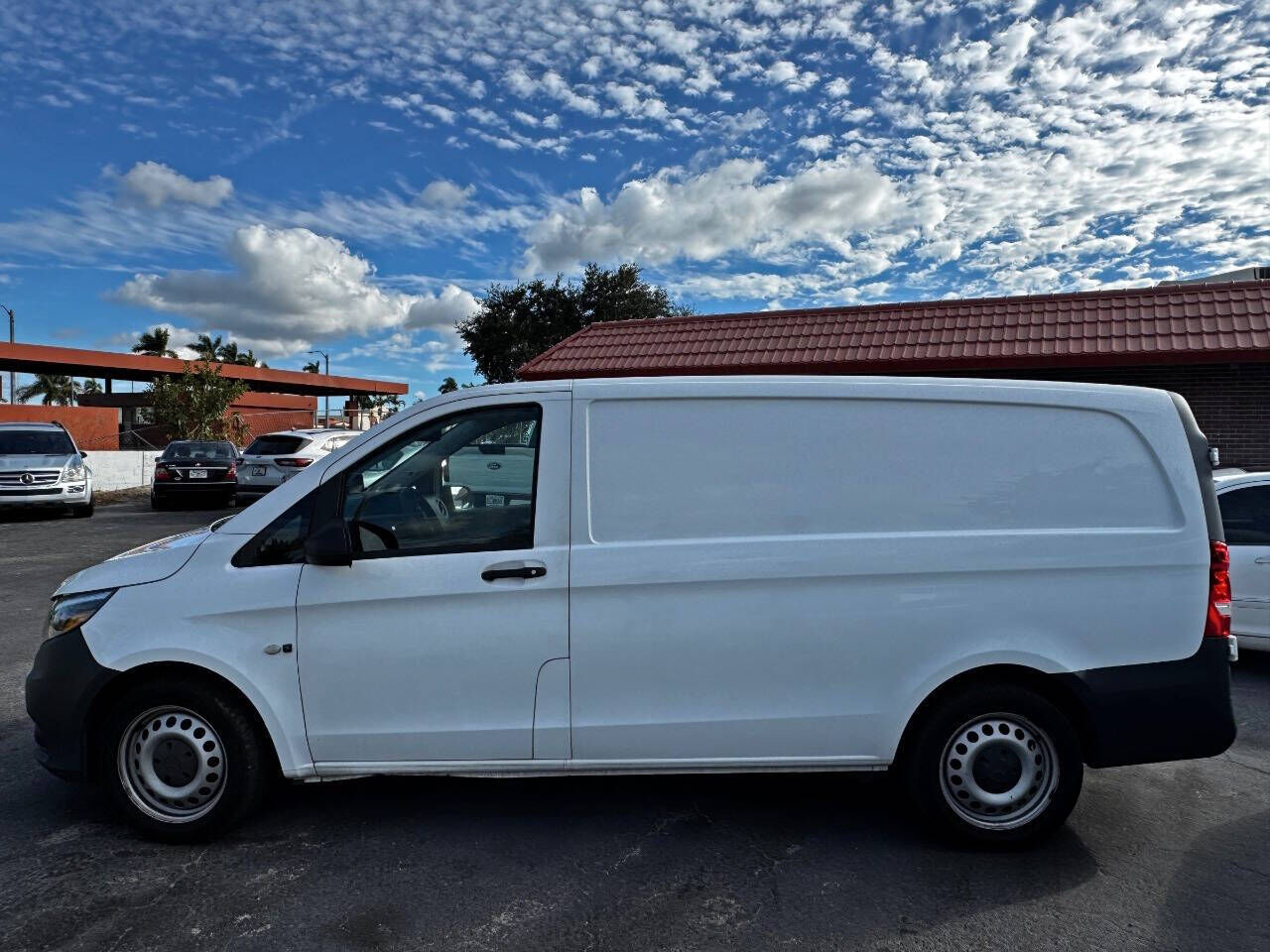 2019 MERCEDES-BENZ METRIS