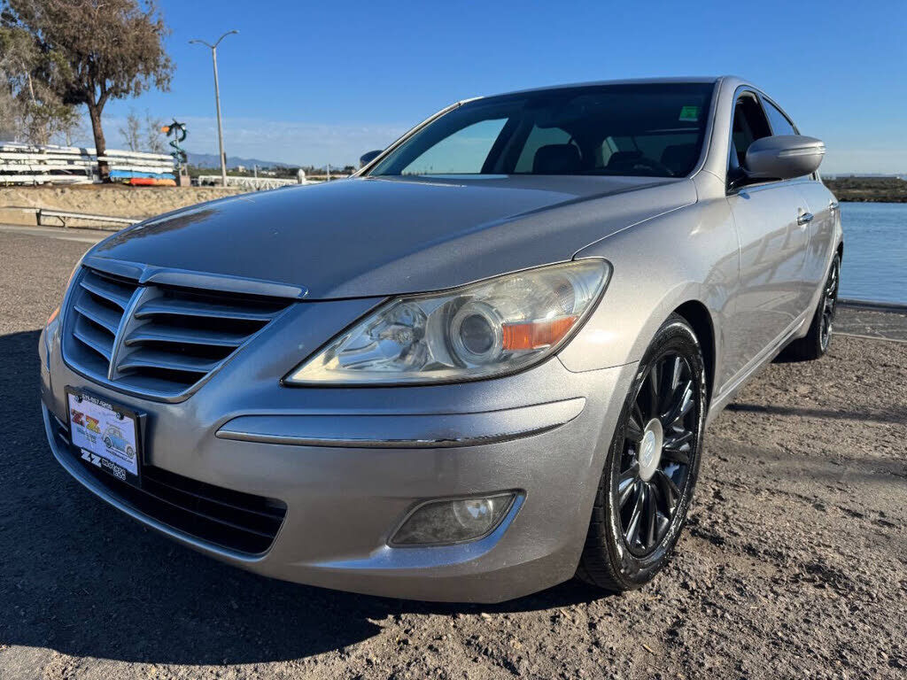 2010 HYUNDAI Genesis