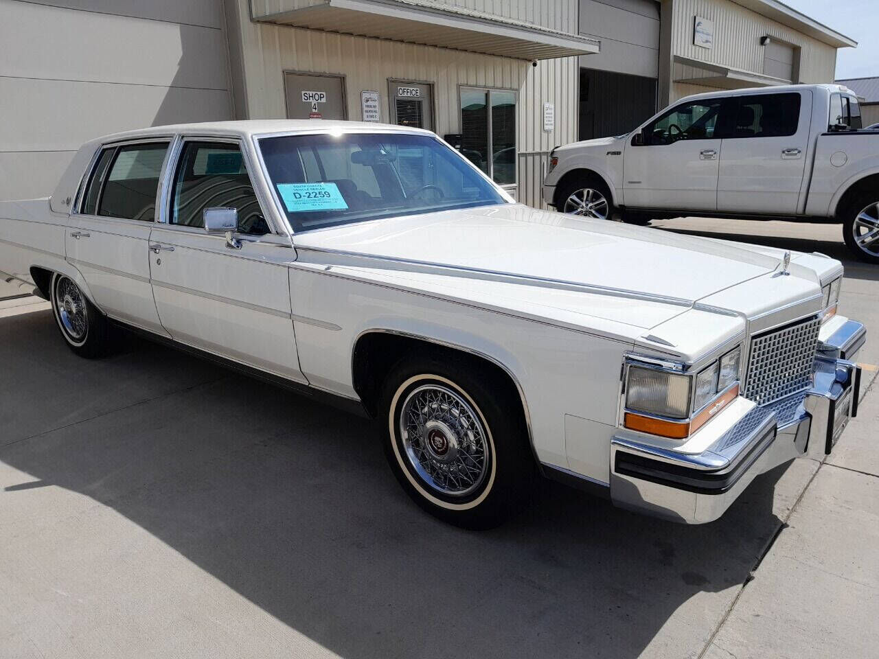 1987 CADILLAC Brougham