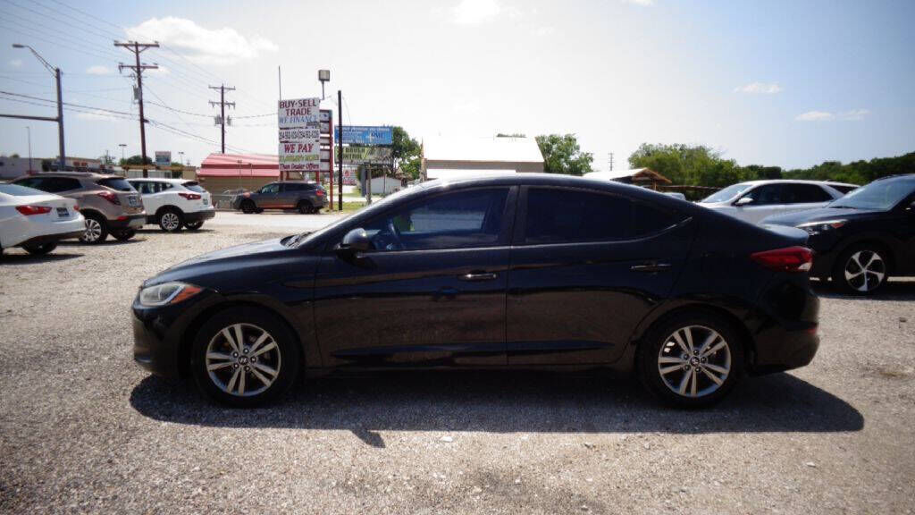 2017 HYUNDAI Elantra