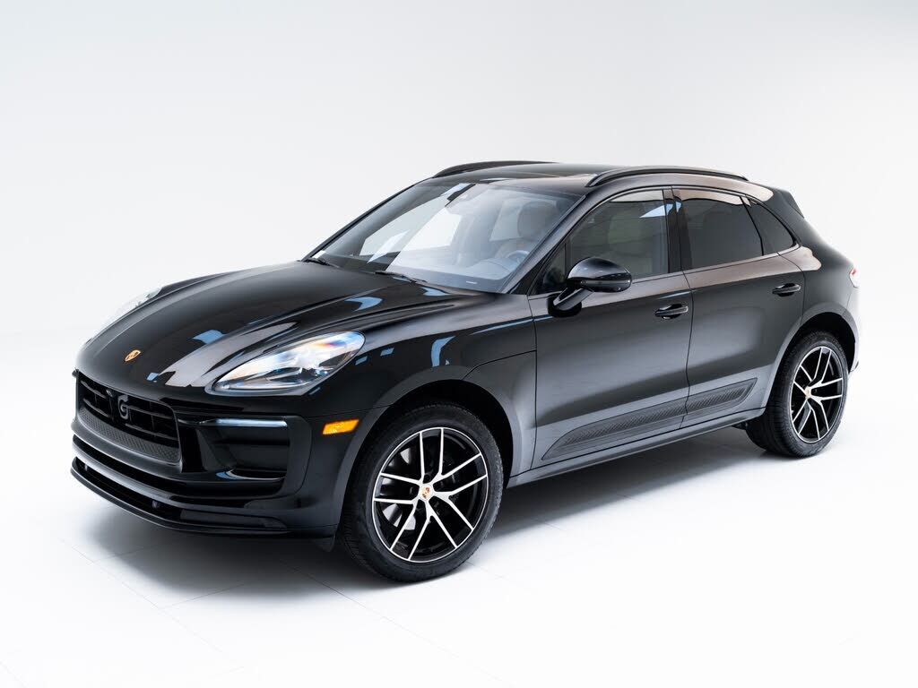 2025 PORSCHE Macan
