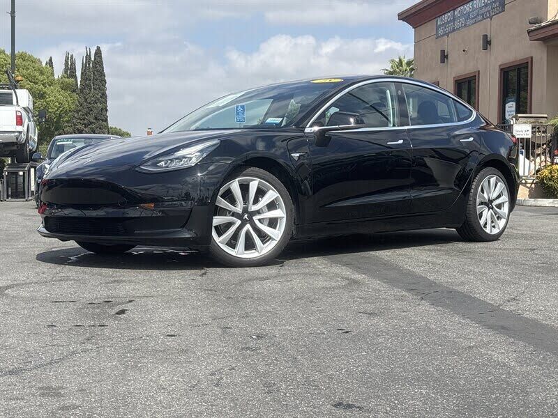 2018 TESLA Model 3