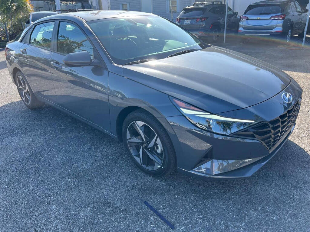 2023 HYUNDAI Elantra