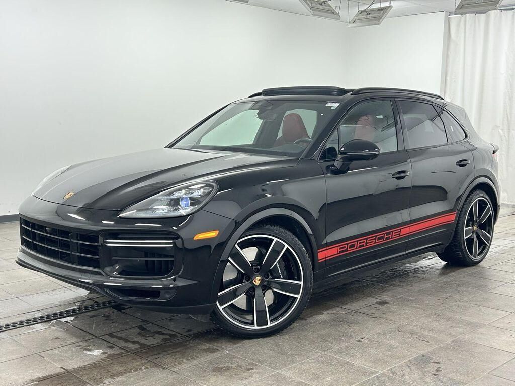 2023 PORSCHE Cayenne