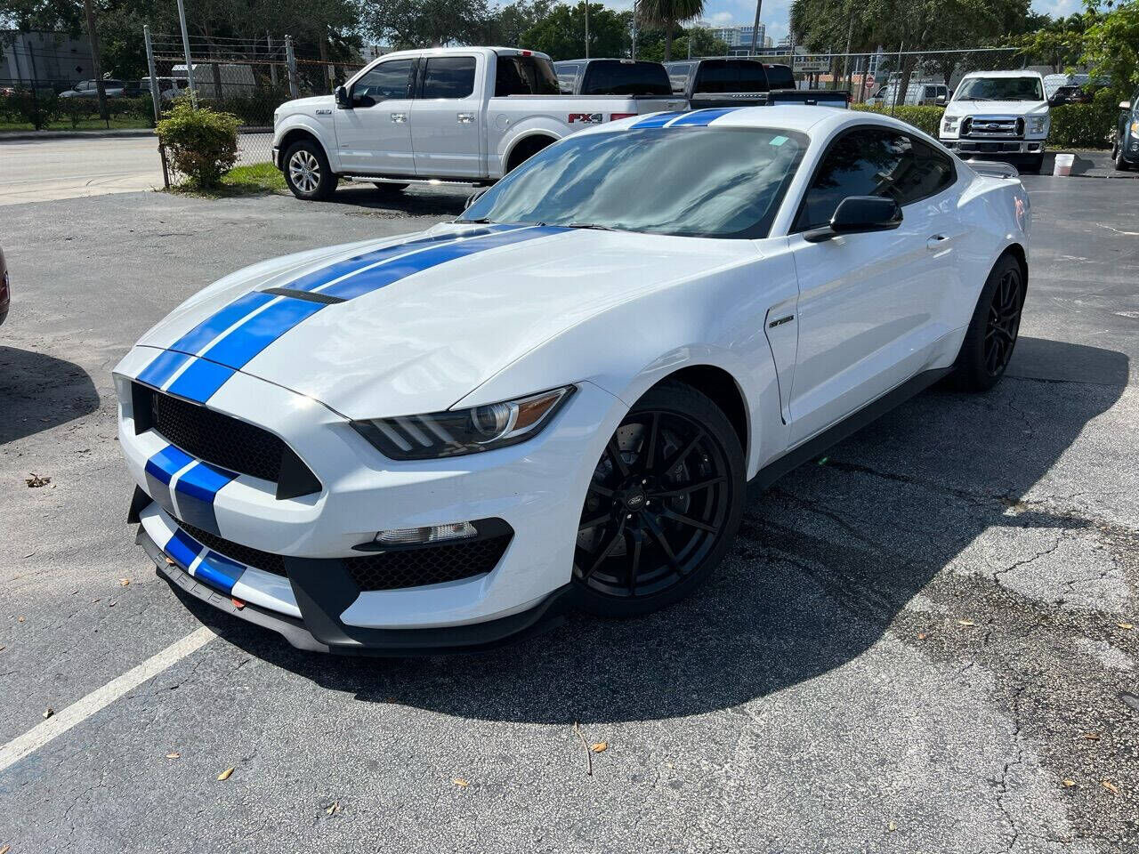 2017 FORD Mustang