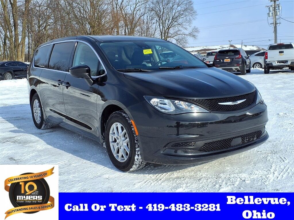 2023 CHRYSLER Voyager