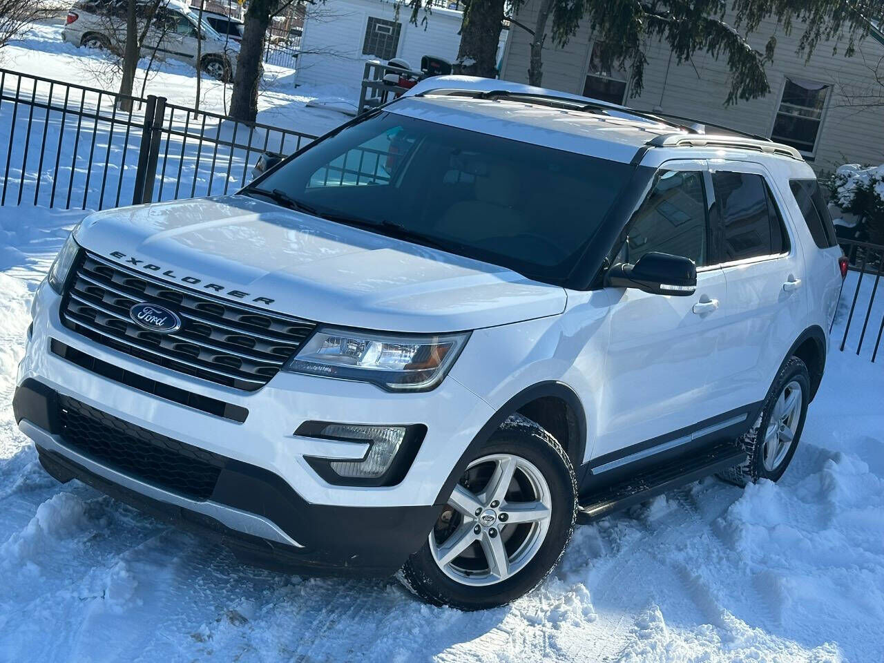 2017 FORD Explorer