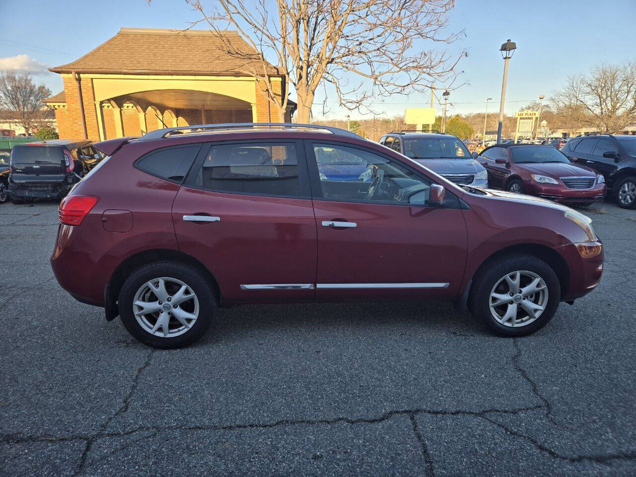 2011 NISSAN Rogue