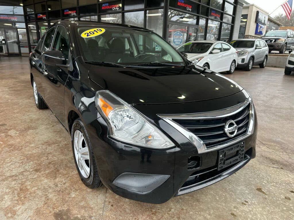 2019 NISSAN Versa