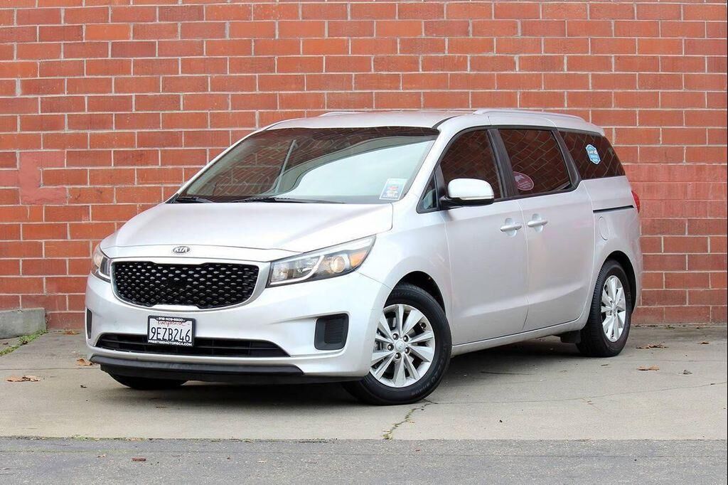 2016 KIA Sedona