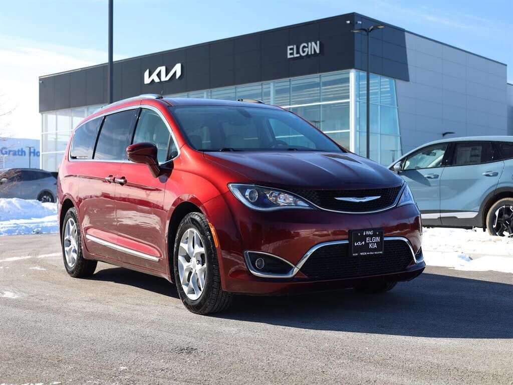 2017 CHRYSLER Pacifica