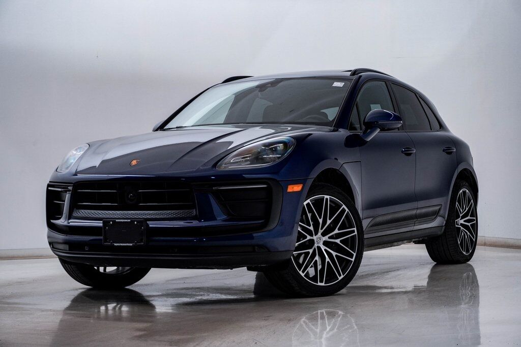 2023 PORSCHE Macan