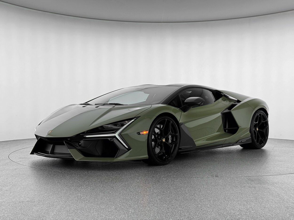 2026 LAMBORGHINI Revuelto