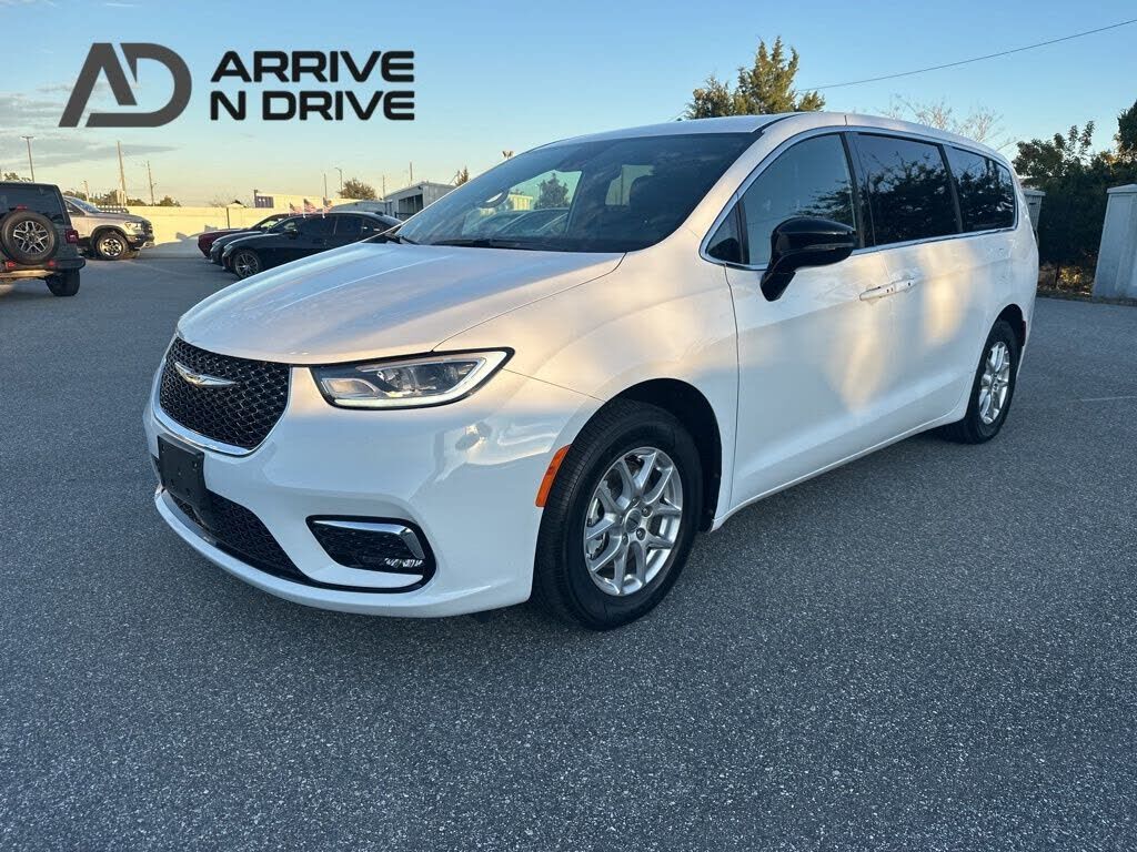 2025 CHRYSLER Pacifica