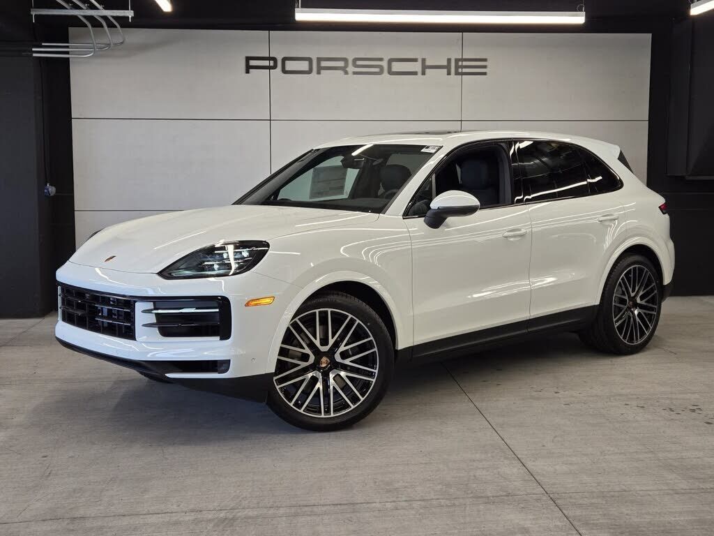 2025 PORSCHE Cayenne