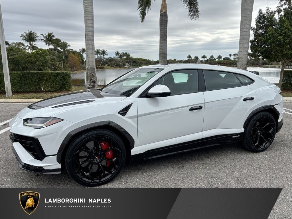 2024 LAMBORGHINI URUS