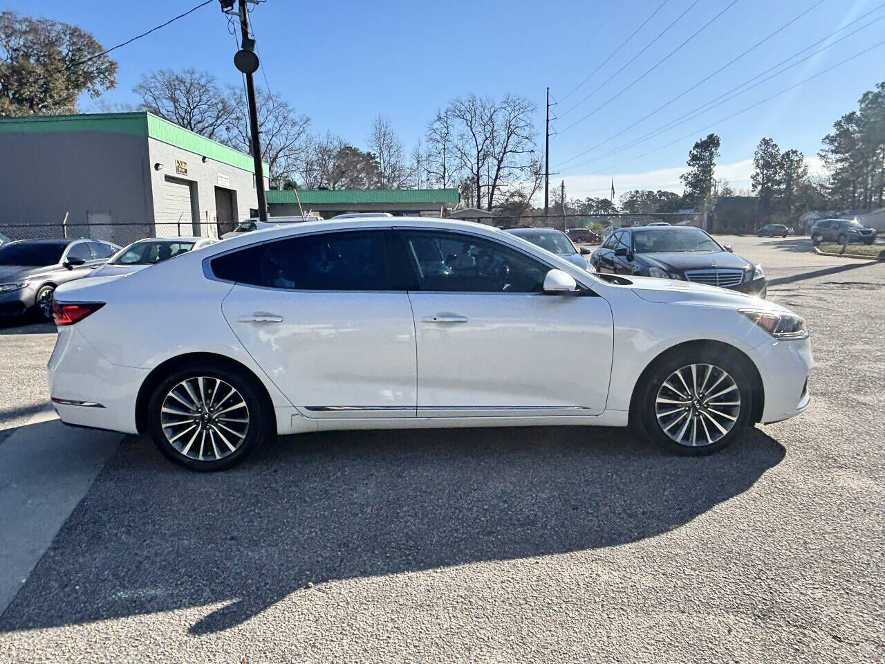 2017 KIA Cadenza