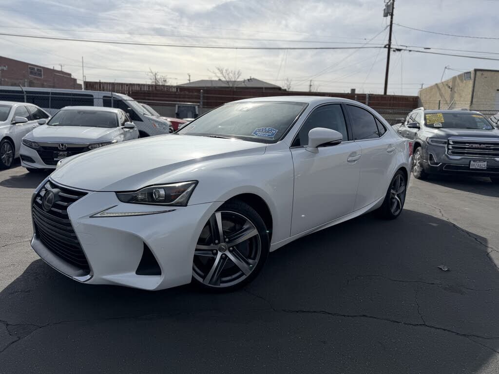 2018 LEXUS IS