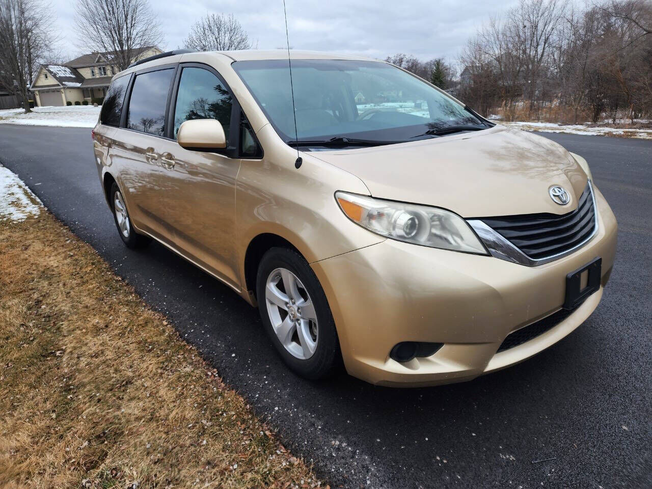2011 TOYOTA Sienna