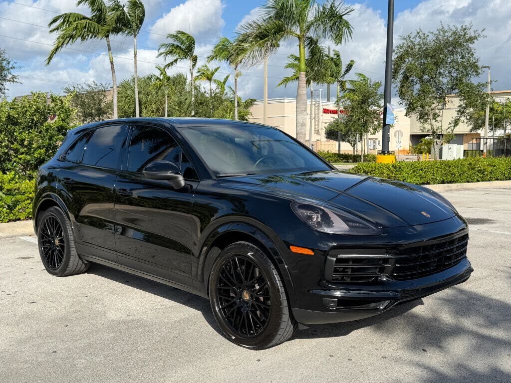 2022 PORSCHE Cayenne