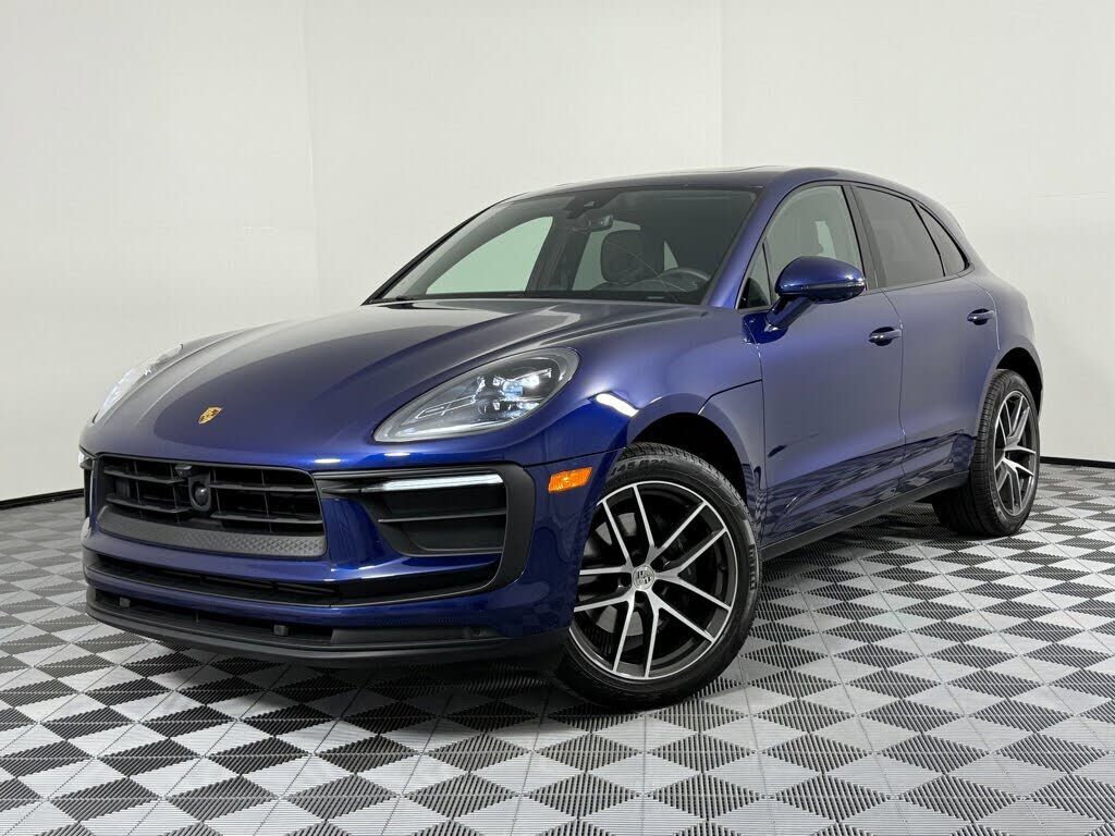 2025 PORSCHE Macan