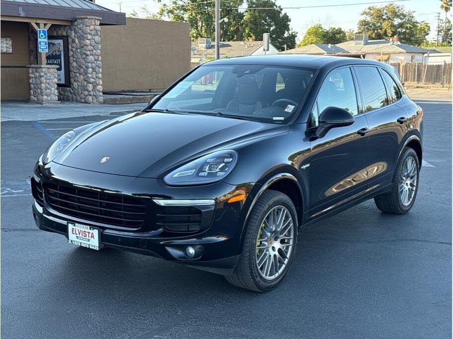 2017 PORSCHE Cayenne