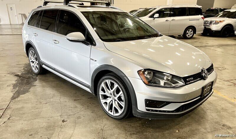 2017 VOLKSWAGEN Golf Alltrack