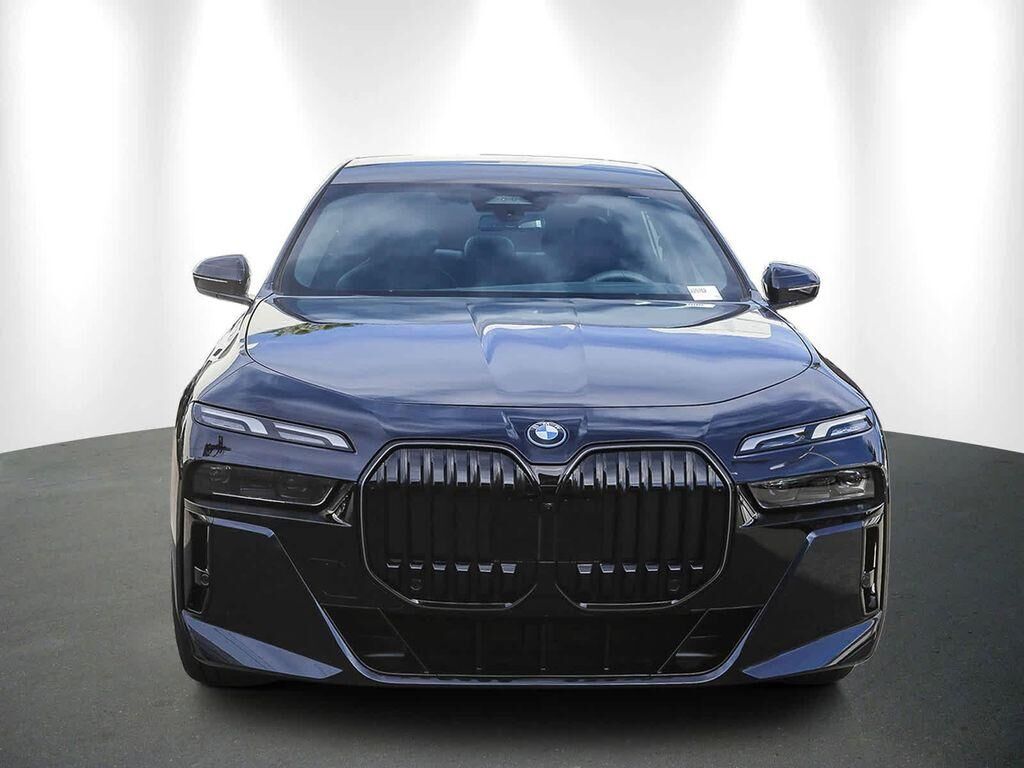 2026 BMW 750e