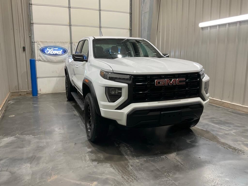 2024 GMC Canyon