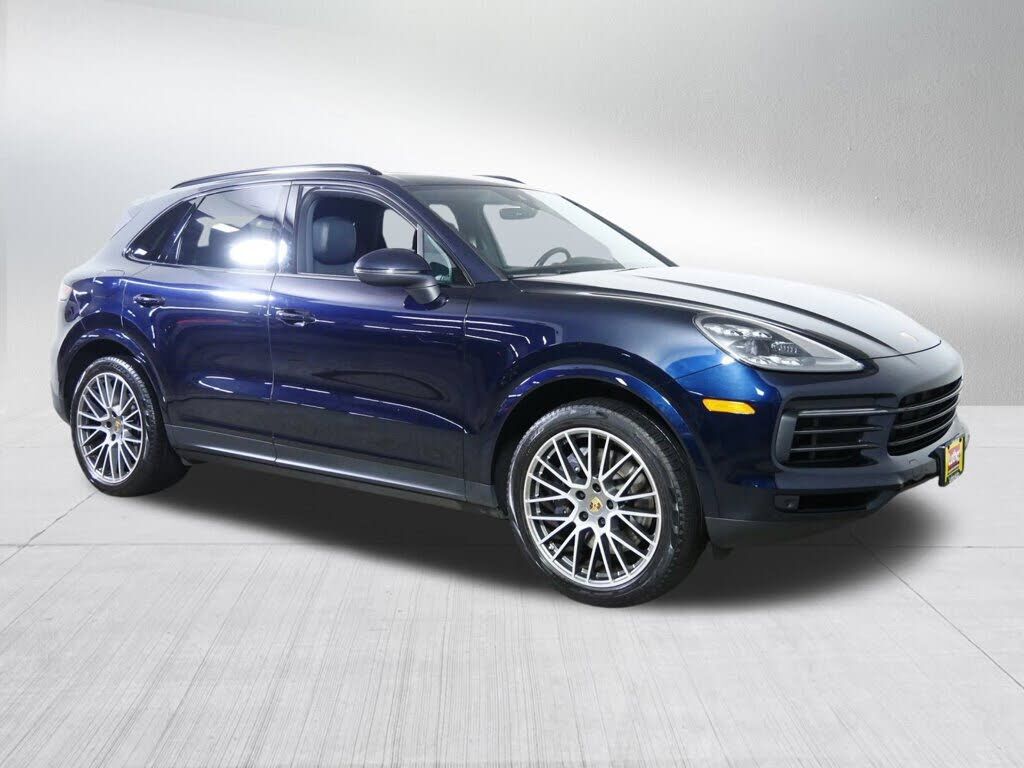 2022 PORSCHE Cayenne