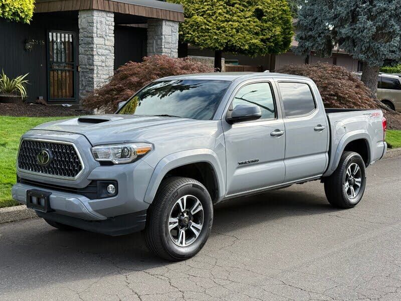 2019 TOYOTA Tacoma