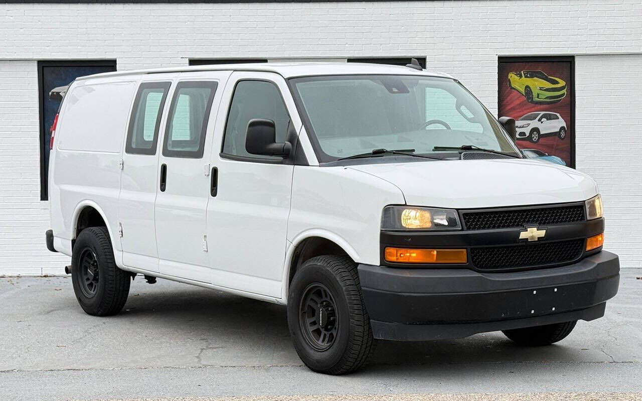 2020 CHEVROLET Express